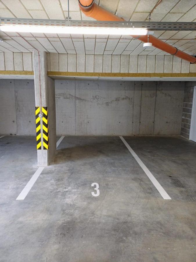 New Air-Conditioned Apartment 5 Minutes By Walk From The Airport With Free Garage Parking 布拉迪斯拉发 外观 照片